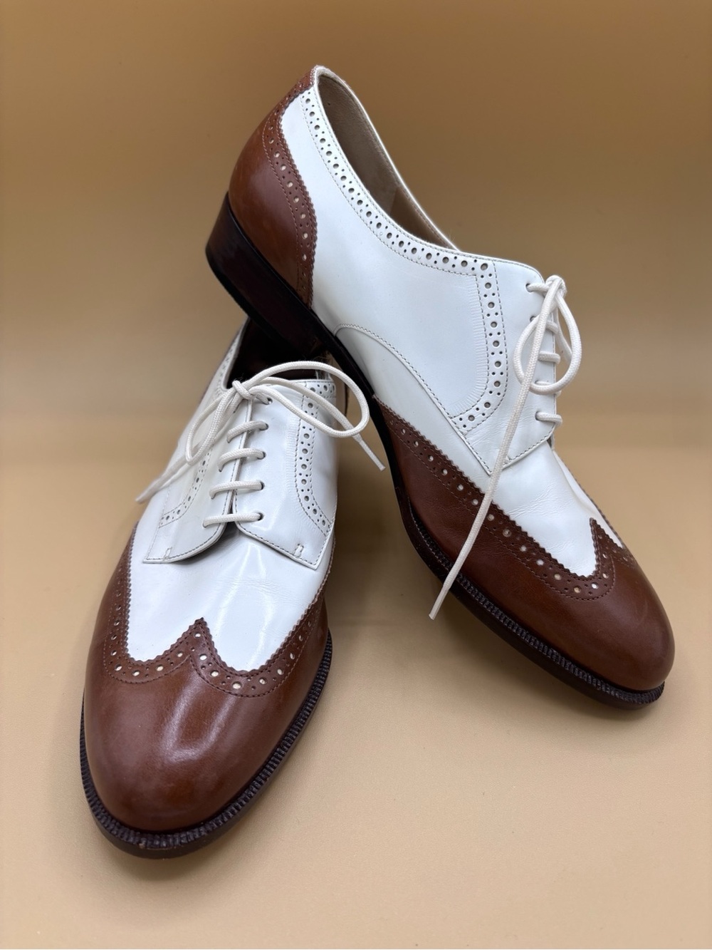 Vintage NWOT Salvatore Ferragamo Women’s Spectator Lace Shoes Brown/White, Sz 5B